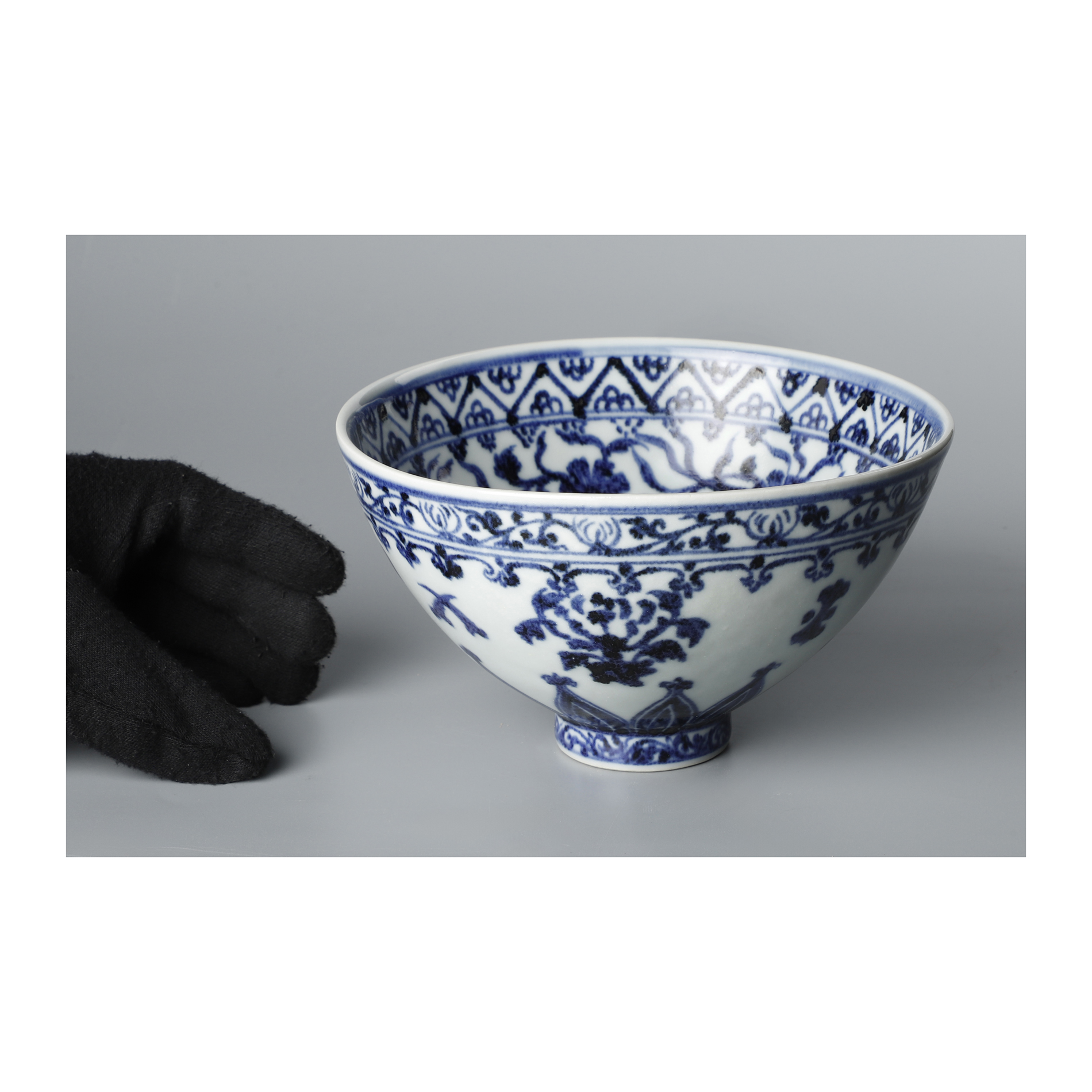 瘋了古陶瓷青花纏枝花卉紋賞碗（EQ-MAAI14）CC - 補破網藝術文物拍賣